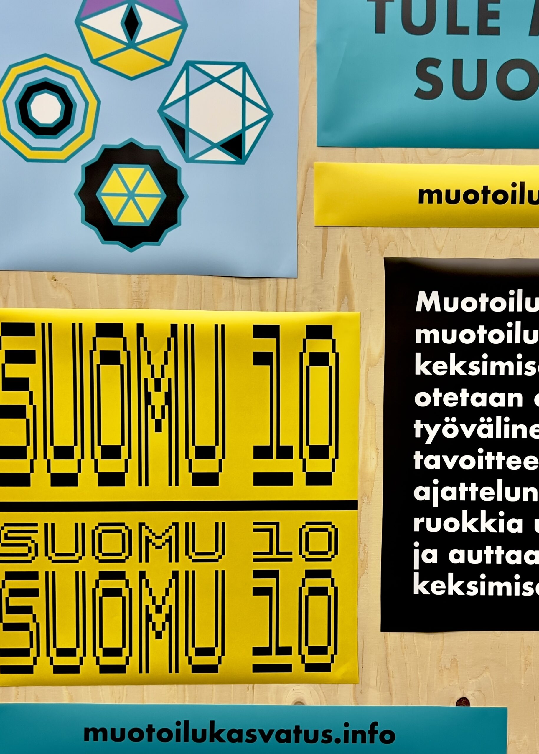 Suomen muotoilukasvatus ry:n – SuoMu:n 10-vuotisjuhlan graafinen ilme. Suomu 10 year anniversary graphic identity